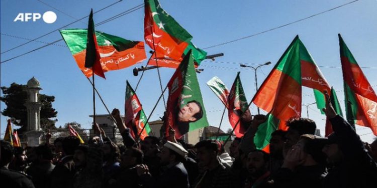 Pakistan coalition talks loom after strong vote showing for jailed Khan