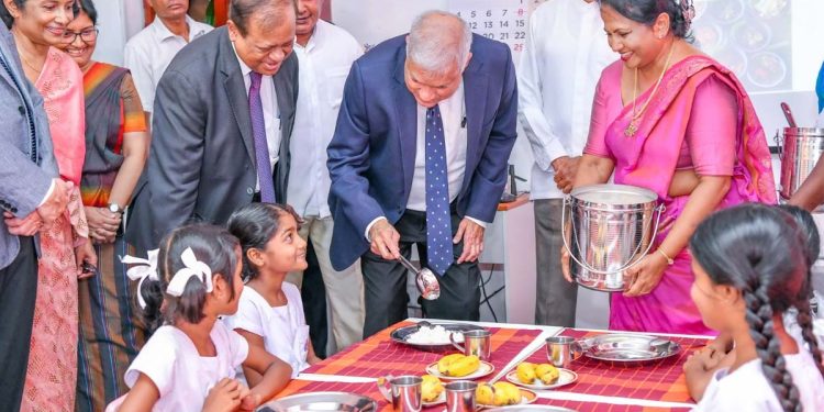 The school lunch programme begins! The president himself comes to distribute food to the children.! PHOTOS I Sri Lanka Latest News