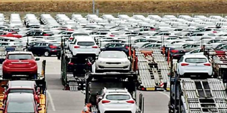 President Wickremesinghe Hints at Gradual Resumption of Private Vehicle Imports in Sri Lanka, Importers Express Caution