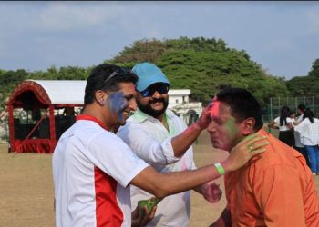 Young Sri Lankans revel in celebration of Holi