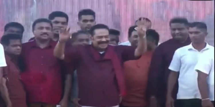 Namal Kicks Off Electoral Campaign for Pohottuwa from Hambantota; Mahinda Rajapaksa Takes Center Stage Amidst Enthusiastic Party Supporters, Watch the Video – Sri Lanka Latest News