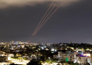 Airlines suspend flights due to Middle East tensions