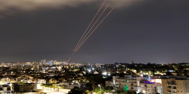 Airlines suspend flights due to Middle East tensions