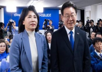 South Korean opposition wins parliamentary vote in landslide