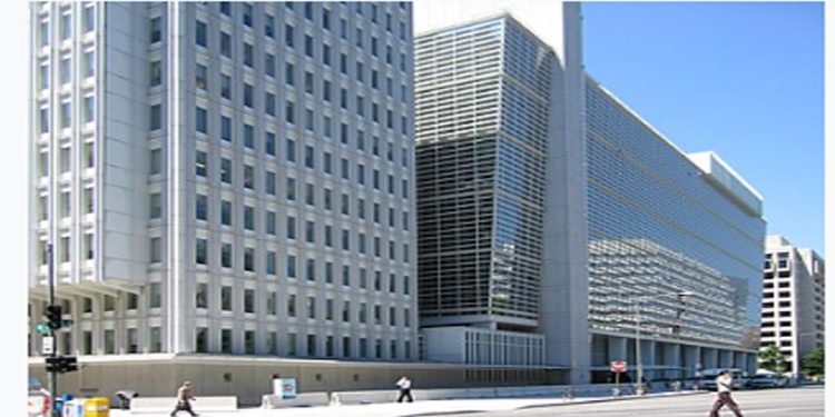 Sri Lanka’s Debt Woes Continue: Private Creditors to Hold Talks Amid Default Concerns