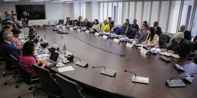 Experts Warn of Uncertainty as Debt Restructuring Talks Hit Snag in Sri Lanka