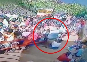 A young man who had come to worship Sripada tragically leapt from the upper courtyard! Watch the video for the latest updates on this incident in Sri Lanka