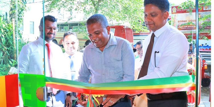 People’s Bank opens an ATM at Poththapitiya Service Center