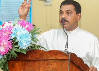 Gampaha Pohottu representatives fiercely opposed Minister Prasanna Ranaweera when he tried to compliment Ranil during the May rally discussion! Sri Lanka Latest News