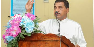 Gampaha Pohottu representatives fiercely opposed Minister Prasanna Ranaweera when he tried to compliment Ranil during the May rally discussion! Sri Lanka Latest News