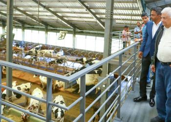 Ranil, who was in Nuwara Eliya, also went to see Ambewela! PHOTOS I Sri Lanka Latest News