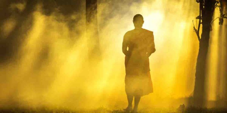 Sri Lanka’s Economic Crunch Felt by monks as well: Annually 2000 ‘Theorors’ leave robes