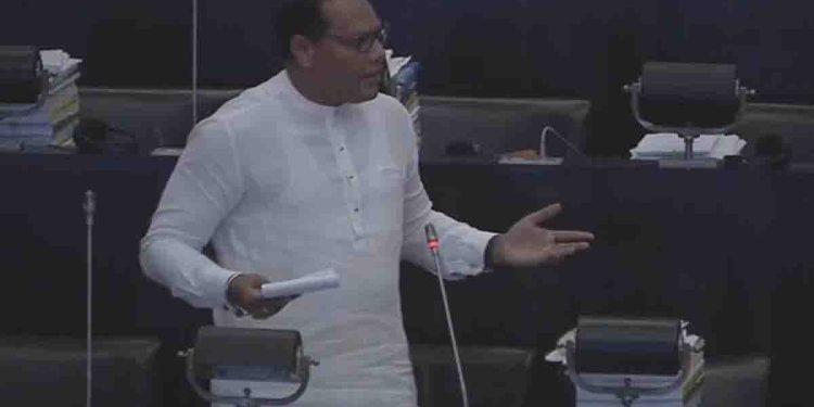 Dayasiri Raises Concerns in Parliament Over Judicial Decisions: 14 Injunctions For SLFP Obtained by Single Presidential Lawyer! Calls for Judicial Reform  | Sri Lanka Latest News