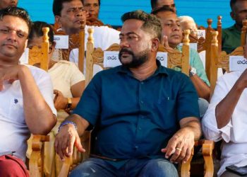 MP Kumarasiri from ‘bud’ joined Sajith’s stage amid cheers in Anuradhapura! VIDEO I Sri Lanka Latest News