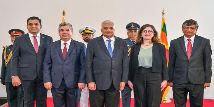 Five High Commissioners and nine Ambassadors Present Credentials to the President