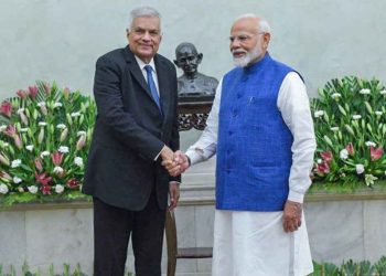 Ranil meets and greets Modi!  PHOTOS I Sri Lanka Latest News
