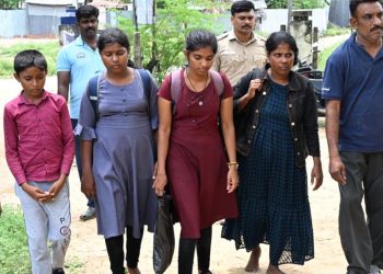 Six Sri Lankans, Including Four Children, Arrive at Dhanushkodi Islet