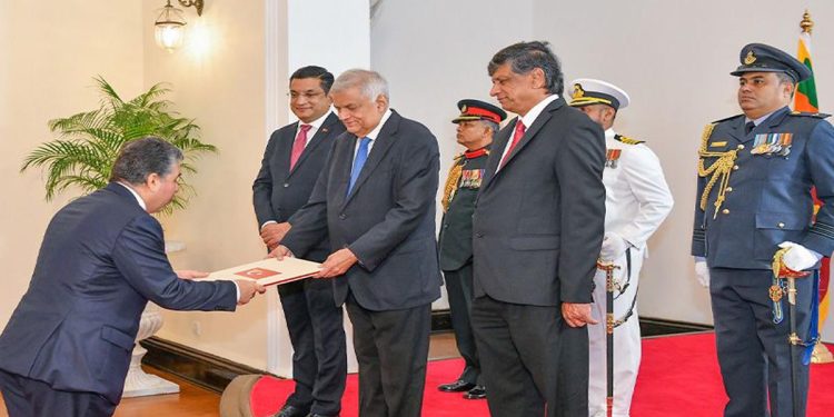 New Turkish Ambassador Semih Lütfü Turgut Presents Credentials to Sri Lankan President Ranil Wickremesinghe