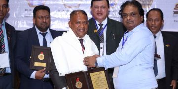 Wimal Dissanayake wins the ‘Educational Entrepreneurship Excellence Award’ in India! PHOTOS I Sri Lanka Latest News