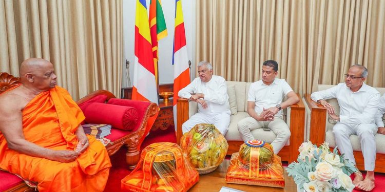 Ranil Visits Kandy, Receives Blessings from Religious Leaders; Photos Released
