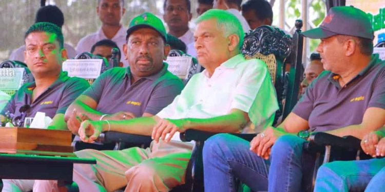 Who’s Surrounding Ranil Today? Convicted and Fined Prasanna Ranatunga, Mahindananda, and Others with Legal Issues! No Patriots in Sight! VIDEO | Sri Lanka Latest News