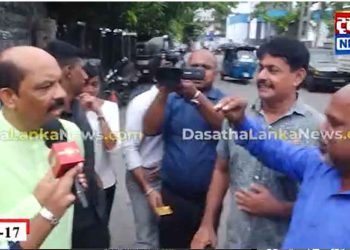 UNP General Secretary Range Engages with Voters Demanding Votes at Election Commission, Heated Debate Ensues; Leaves in a Super Audi with Bodyguards [VIDEO]