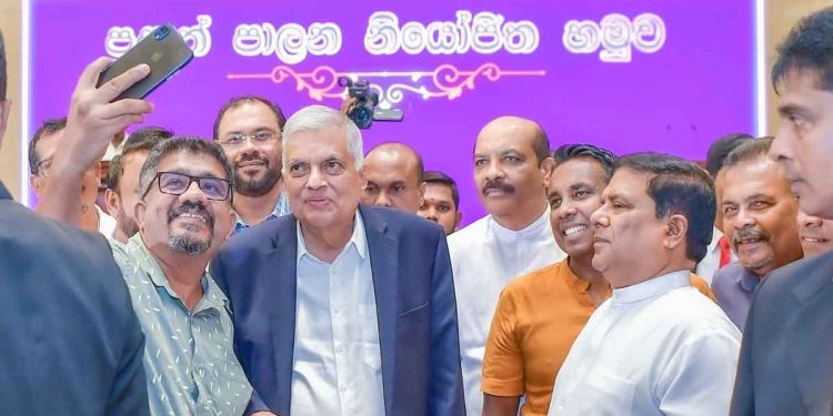 President Meets with Former Local Government Heads | PHOTOS | Sri Lanka Latest News!