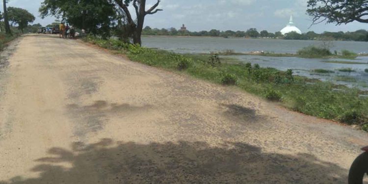 Irrigation Department Halts Unauthorized Road Carpeting on Historic Basavakkulama Lake Embankment