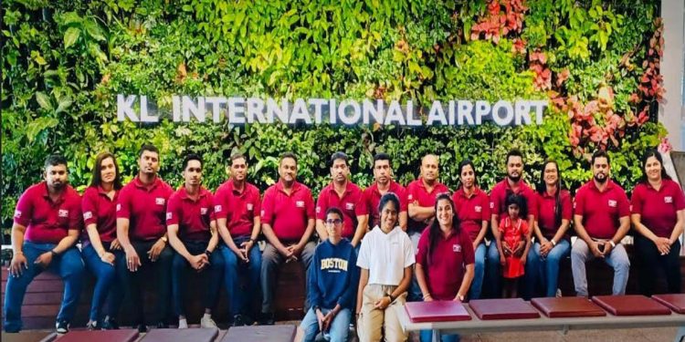 Ceylinco Life’s sales performers treated to holiday in Malaysia