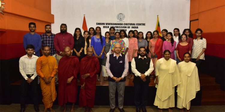 36 Sri Lankan students of Hindi to study in India with fully funded scholarships