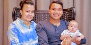 The claim that Namal Rajapaksa's family is fleeing the country is untrue.