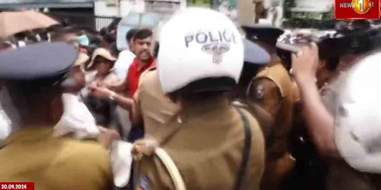 Protest Demands Re-Examination of Fifth Grade Scholarship Exam in Battaramulla