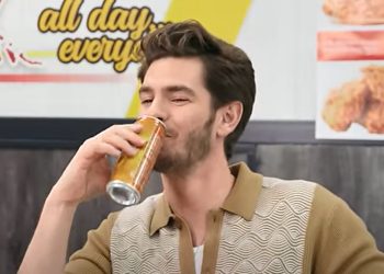 Spider-Man Star Andrew Garfield Spotted Enjoying Sri Lankan EGB on Popular YouTube Show Chicken Shop Date