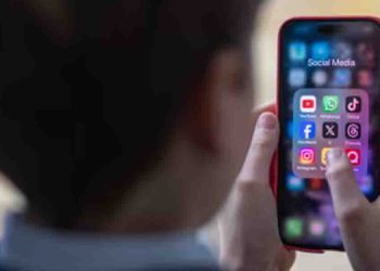 Colombo Schools Ban Smartphones, Introduce Alternatives to Limit Student Social Media Use