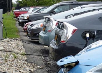 Government Launches Probe into Corruption in Electric Vehicle Imports Exploiting Foreign Workers’ Tariff Benefits
