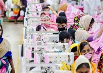 Bangladesh Faces Economic Crisis as Garment Industry Declines; India’s Surat Emerges as a Global Alternative