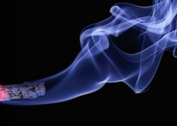 Teen Smoking Addiction on the Rise: Experts Urge Parents and Teachers to Take Immediate Action