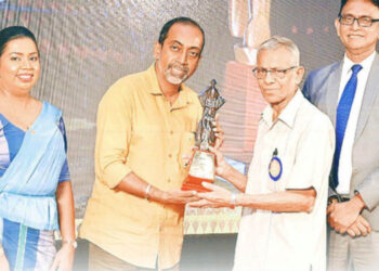 Veteran journalist Chandrasena Marasinghe, Deputy Editor of Mawrata, has passed away.