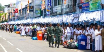 Over 400,000 Gather for ‘Siri Dalada Vandana’: Police Deploy Special ID System, Urge Public to Avoid Kandy