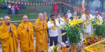 President Anura Kumara Dissanayake Pays Homage at Bai Dinh Temple During Vietnam State Visit
