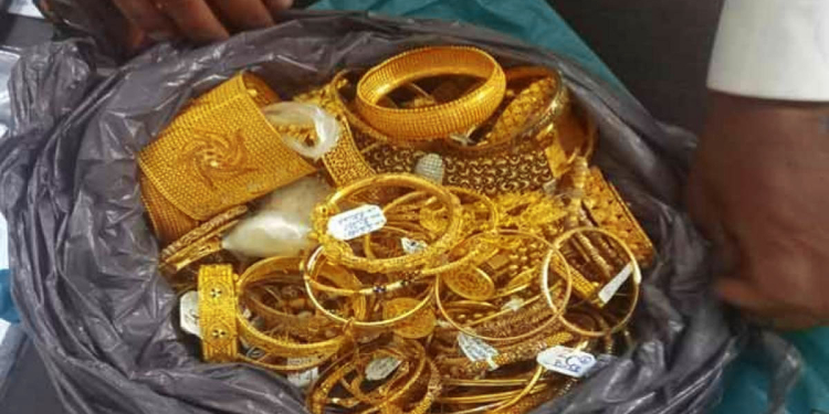 Army Hands Over LTTE-Seized Gold and Jewellery to Government After Investigations