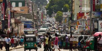 Kandy Municipal Council Approves Resolution to Remove Unauthorized Street Vendors Ahead of Esala Perahera