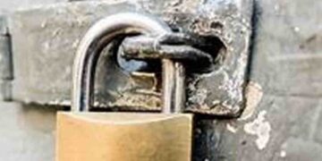 Ministers and MPs Stranded at Wekanda Gate After Nuwara Wewa Tour in Anuradhapura