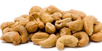 Sri Lanka’s Cashew Industry Stumbles Amid Bureaucratic Hurdles and Import Policy Confusion