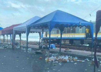 Marine Drive Covered in Garbage After Street Fair, Public Criticizes Colombo Municipal Council