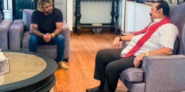 Lasith Malinga Meets Former President Mahinda Rajapaksa at Wijerama Mawatha Residence