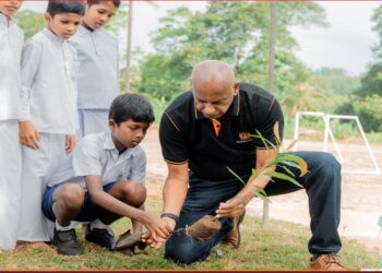 Siyapatha Finance Kicks Off National School-level Tree Planting Project