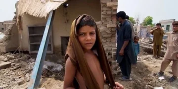 Pakistan’s Middle Class Struggles as Poverty Rate Climbs to 25.3%, Warns World Bank