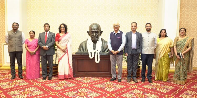 Indian High Commissioner Pays Tribute to Mahatma Gandhi at Temple Trees