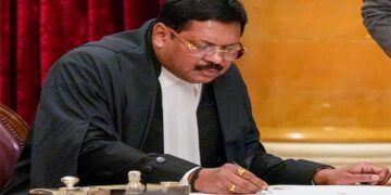 India’s Chief Justice Targeted with Shoe in Courtroom Religion Row